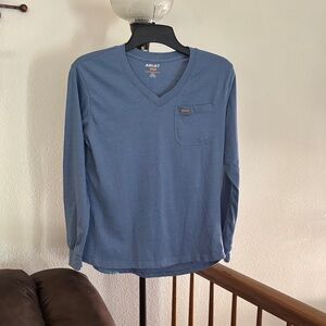 Ariat long sleeve pull over shirt